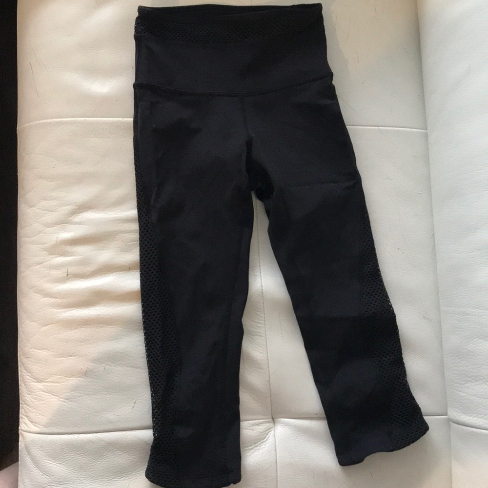 Black Lululemon Cropped Leggings